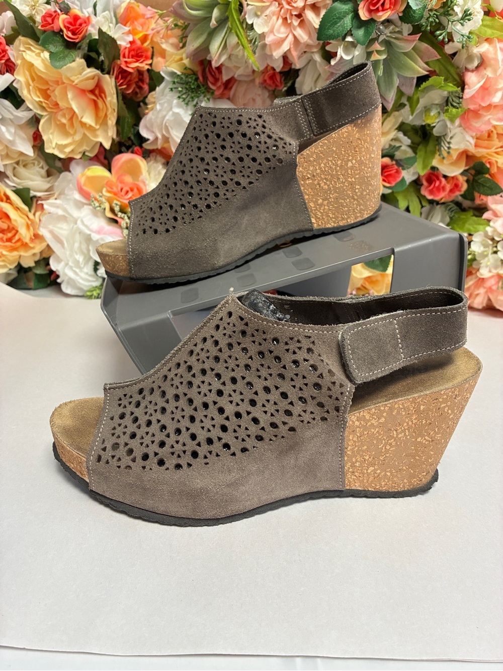 Bio-Gold Made in Italy Perforated Suede Cork Wedge Sandals Taupe Size Unmarked